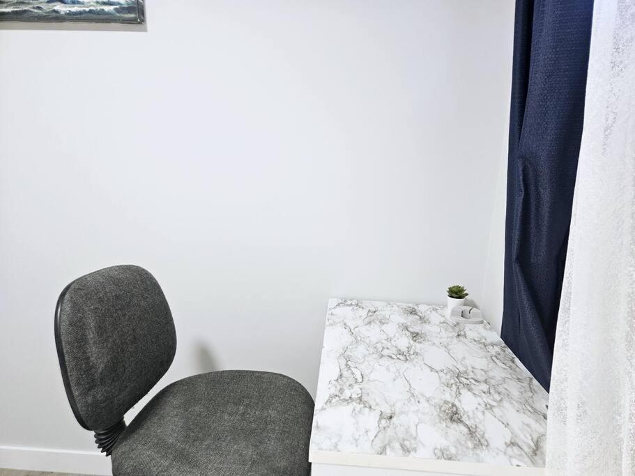 Cozy Suites In Calgary Area Balzac 外观 照片