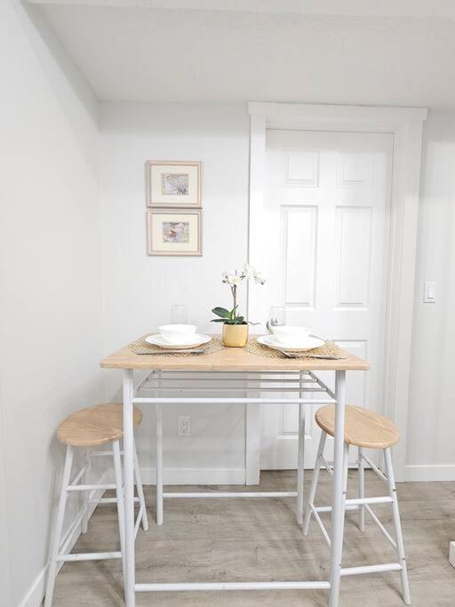 Cozy Suites In Calgary Area Balzac 外观 照片